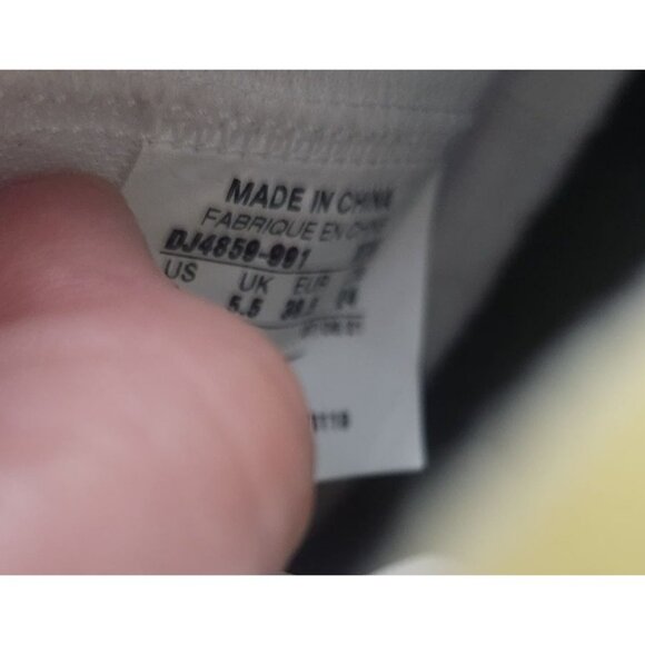 Nike By You ID Blazer Mid 77 Women's Sz. 6 Light Grey / Red - Picture 5 of 9